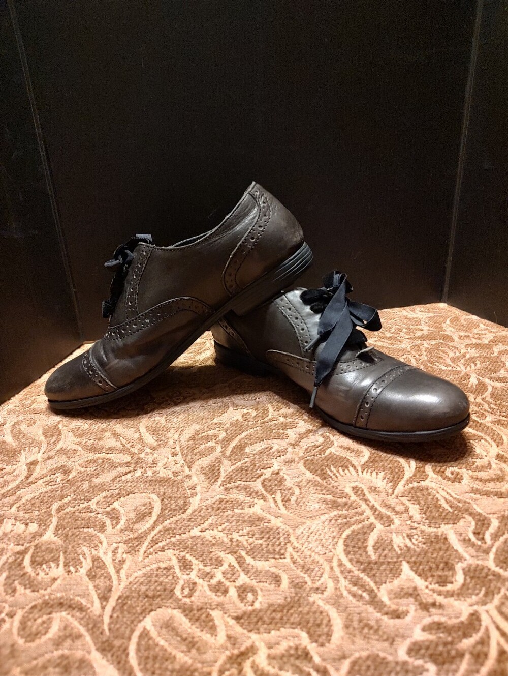 🐈⬛🩶🐈⬛Exquisite Leather Pewter Brogue Cap Toe Velvet Lace Shoes - 7.5M